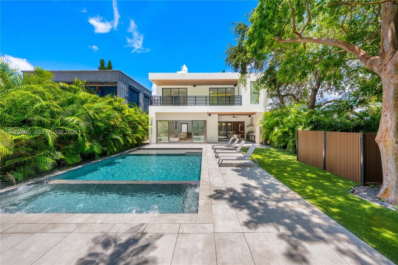 260 NW 47th St, Miami, FL 33127 Photo