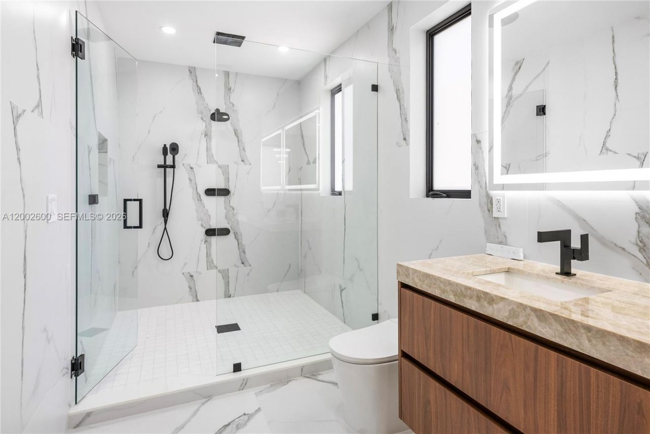 260 NW 47th St, Miami, FL 33127 Photo