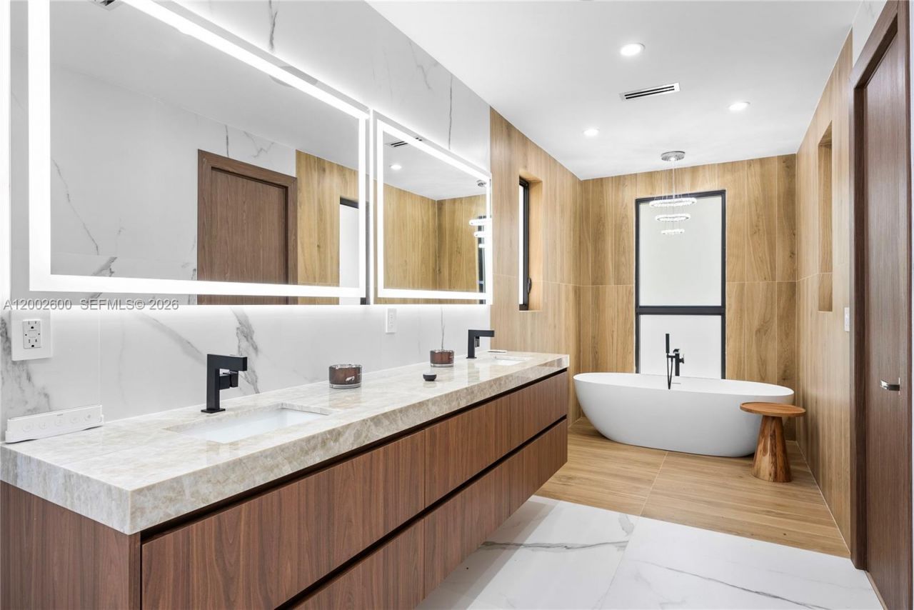 260 NW 47th St, Miami, FL 33127 Photo