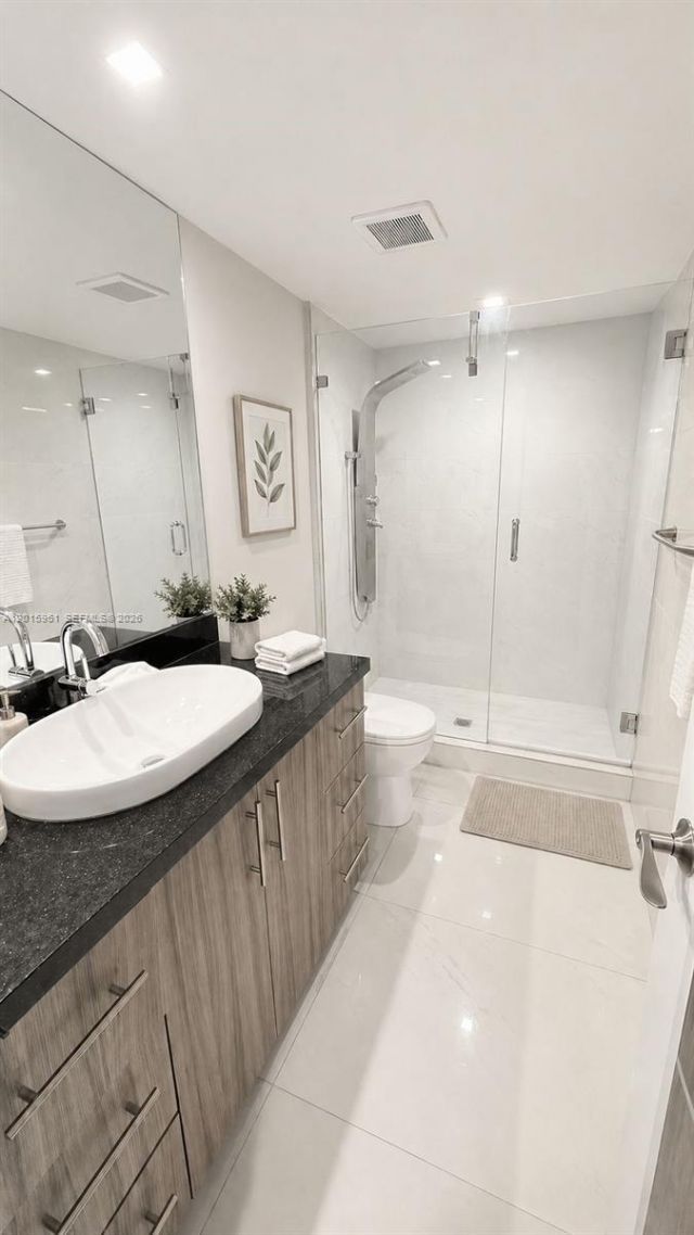 19380 Collins Ave , Unit 402, Sunny Isles Beach, FL 33160 Photo
