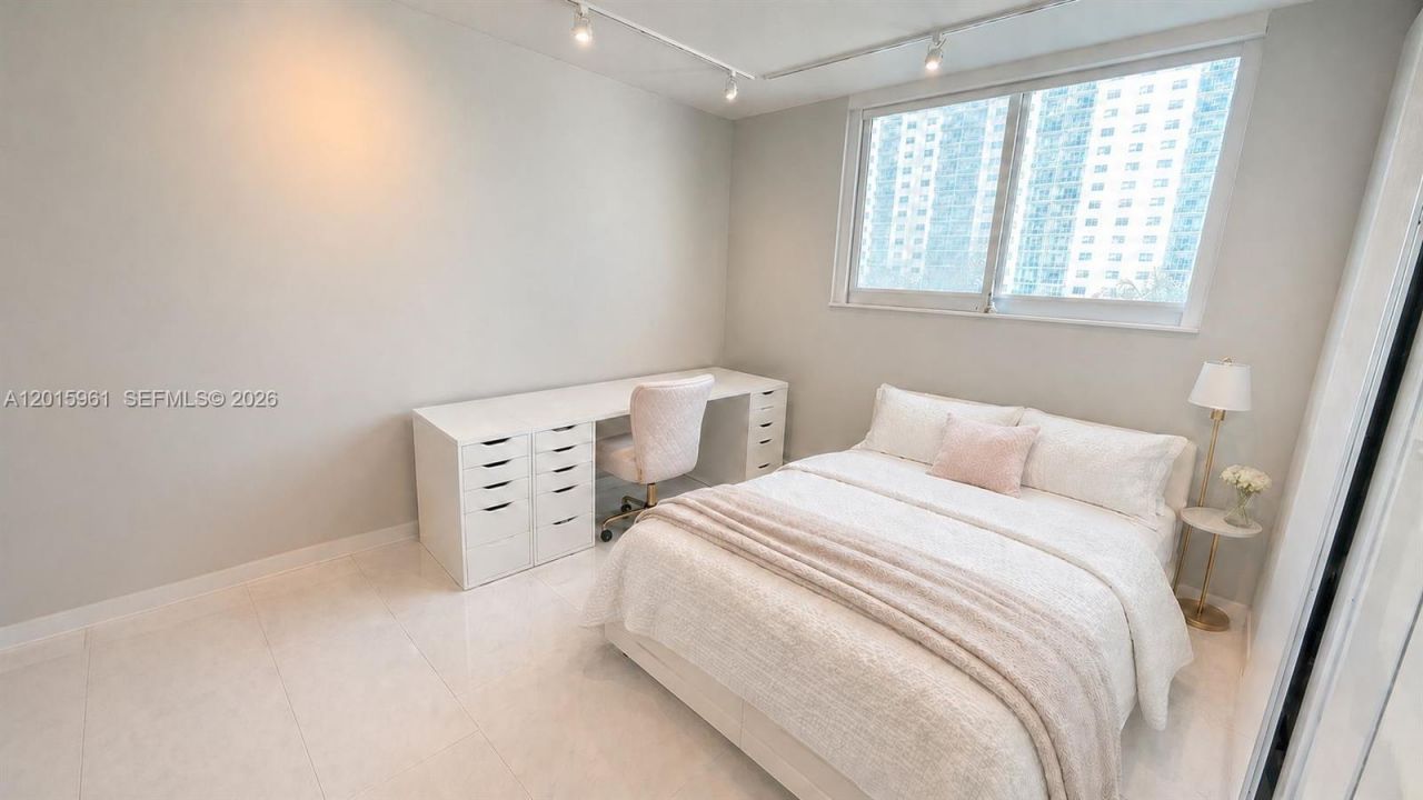 19380 Collins Ave , Unit 402, Sunny Isles Beach, FL 33160 Photo