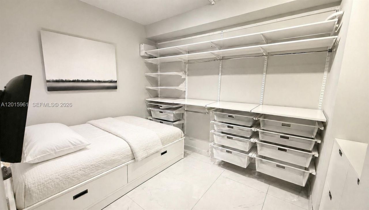 19380 Collins Ave , Unit 402, Sunny Isles Beach, FL 33160 Photo