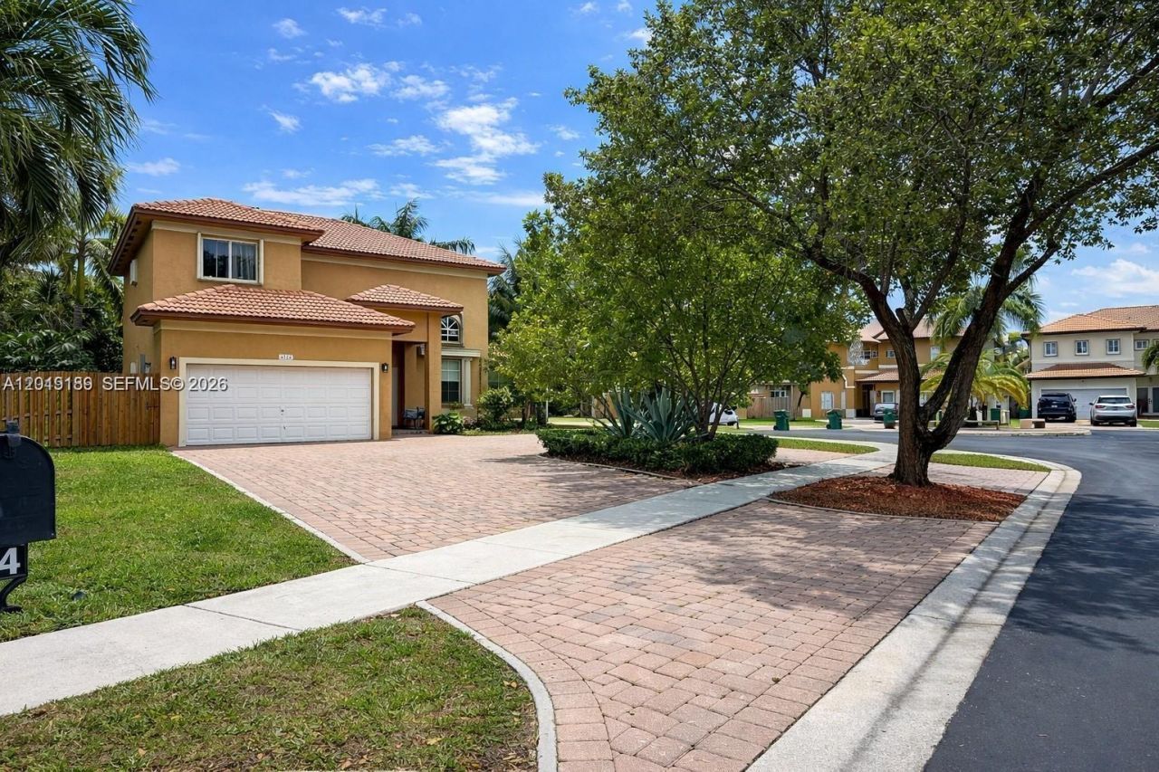 4124 NE 30th St , Homestead, FL 33033 Photo