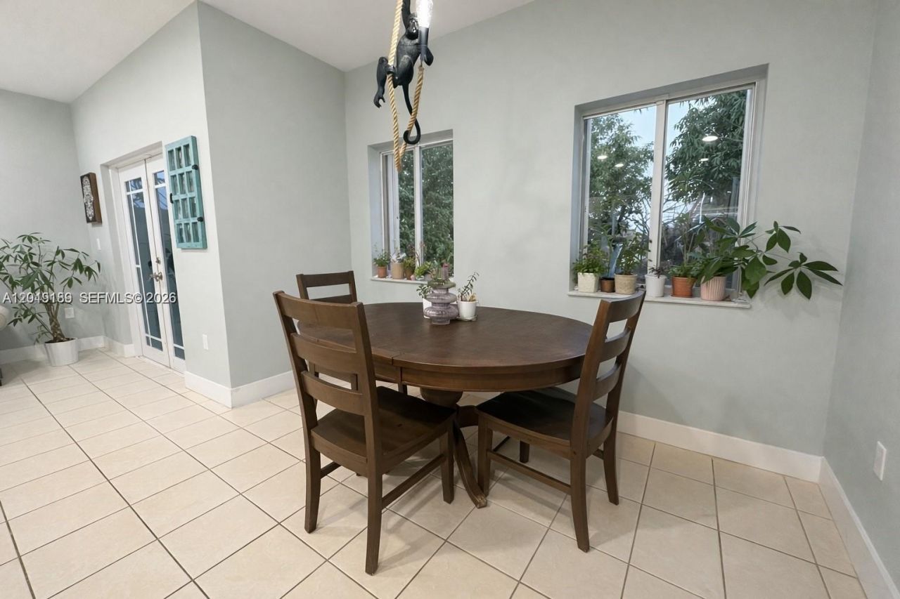 4124 NE 30th St , Homestead, FL 33033 Photo