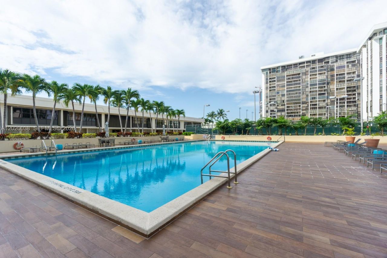 1901 Brickell Ave , Unit B2004, Miami, FL 33129 Photo