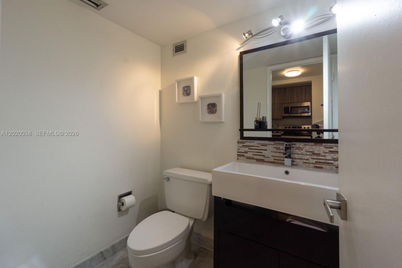 1901 Brickell Ave , Unit B2004, Miami, FL 33129 Photo