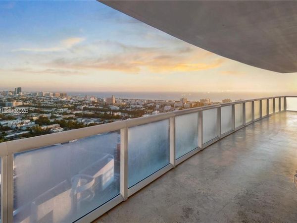 450 Alton Rd, Unit 2810, Miami Beach, FL 33139