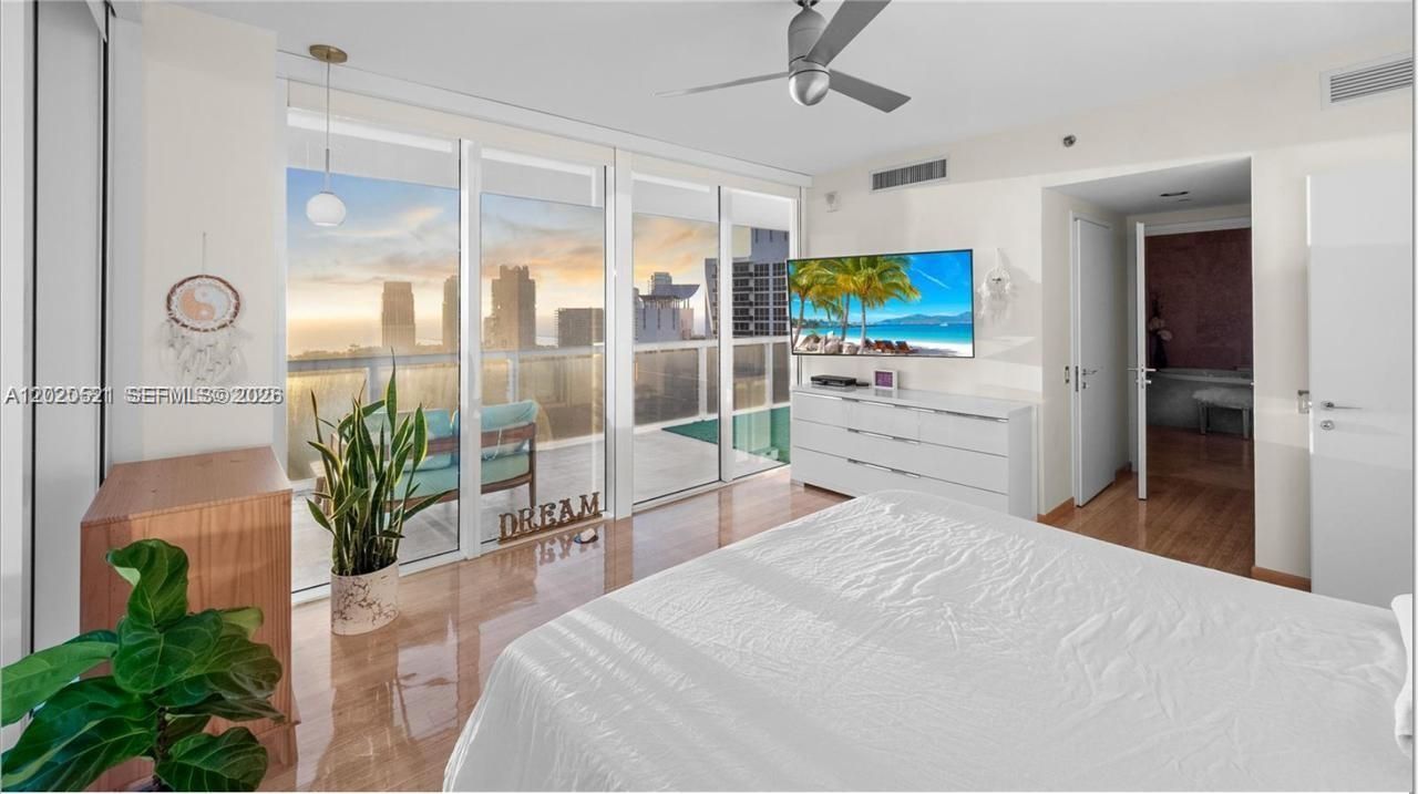 450 Alton Rd, Unit 2810, Miami Beach, FL 33139 Photo