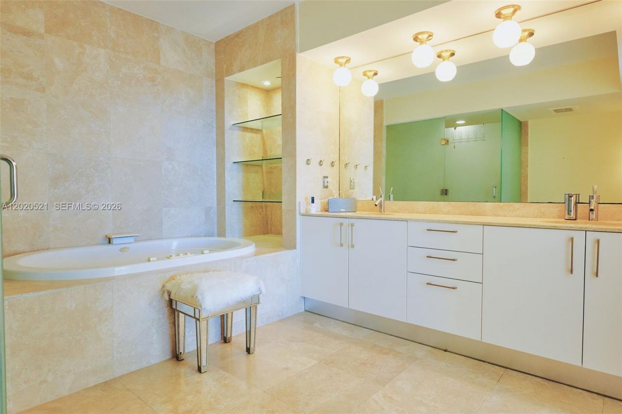450 Alton Rd, Unit 2810, Miami Beach, FL 33139 Photo