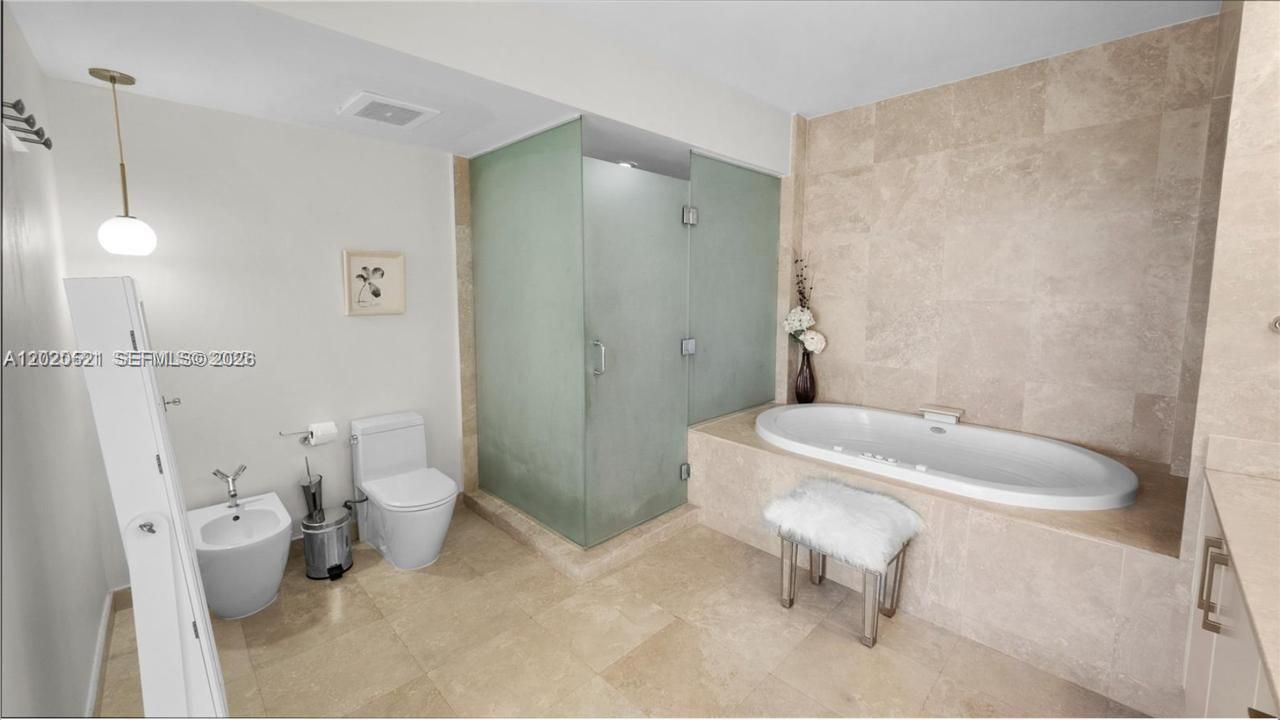 450 Alton Rd, Unit 2810, Miami Beach, FL 33139 Photo