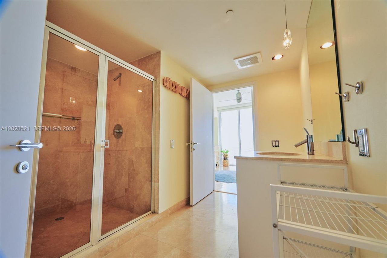 450 Alton Rd, Unit 2810, Miami Beach, FL 33139 Photo