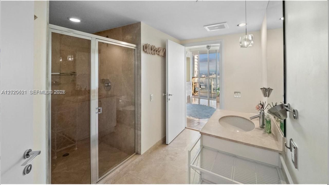 450 Alton Rd, Unit 2810, Miami Beach, FL 33139 Photo