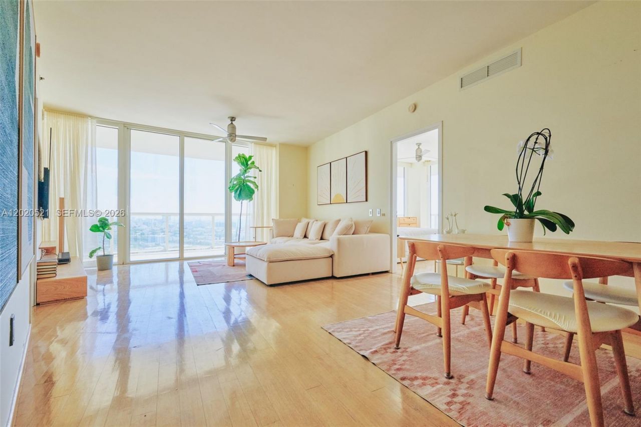 450 Alton Rd, Unit 2810, Miami Beach, FL 33139 Photo