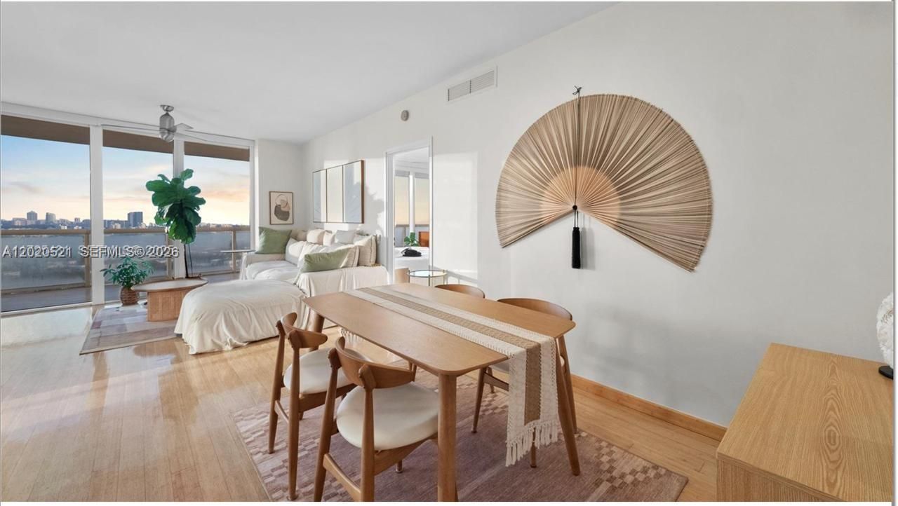 450 Alton Rd, Unit 2810, Miami Beach, FL 33139 Photo