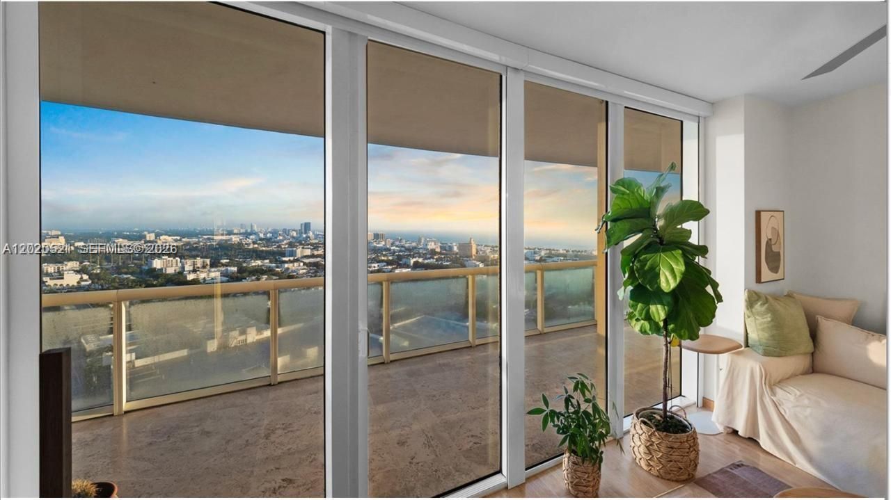 450 Alton Rd, Unit 2810, Miami Beach, FL 33139 Photo