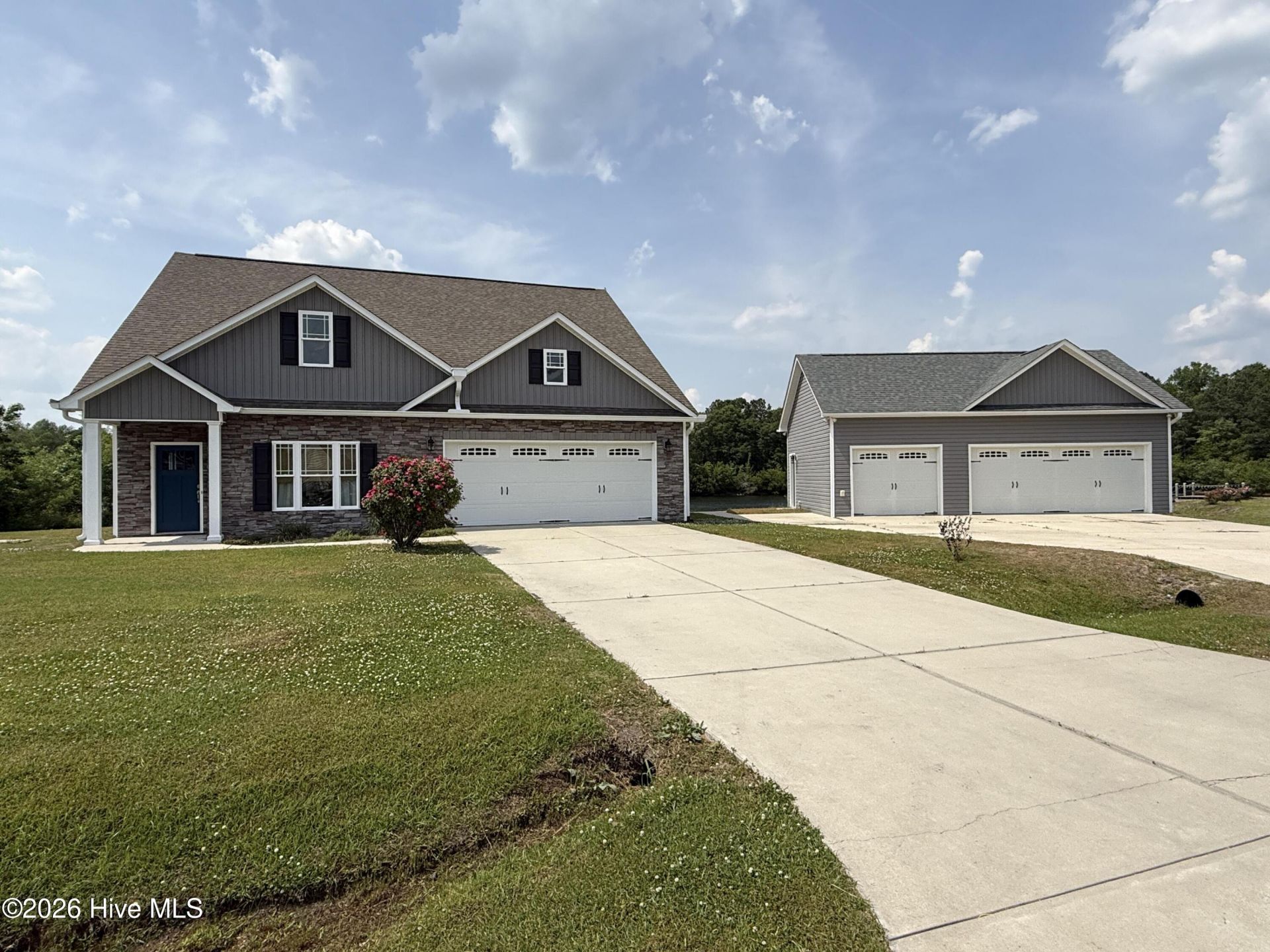415 Antioch Lakes Road, New Bern, NC 28560 Main Photo