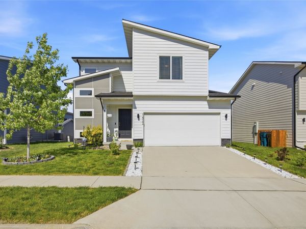 1422 NE Cedarwood Drive, Grimes, IA 50111
