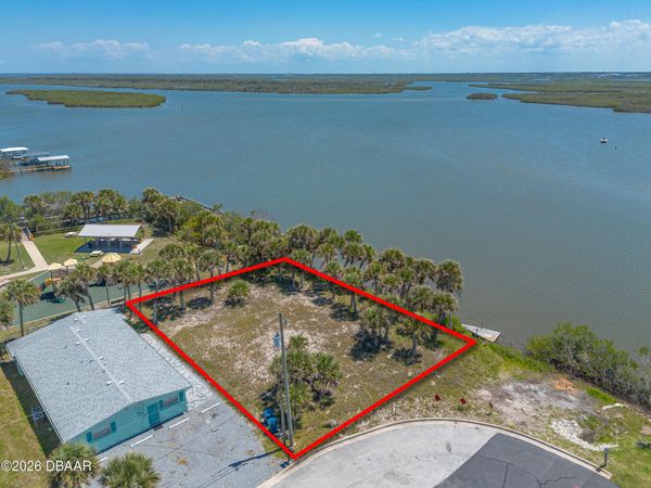 865 Ladyfish Avenue, New Smyrna Beach, FL 32169