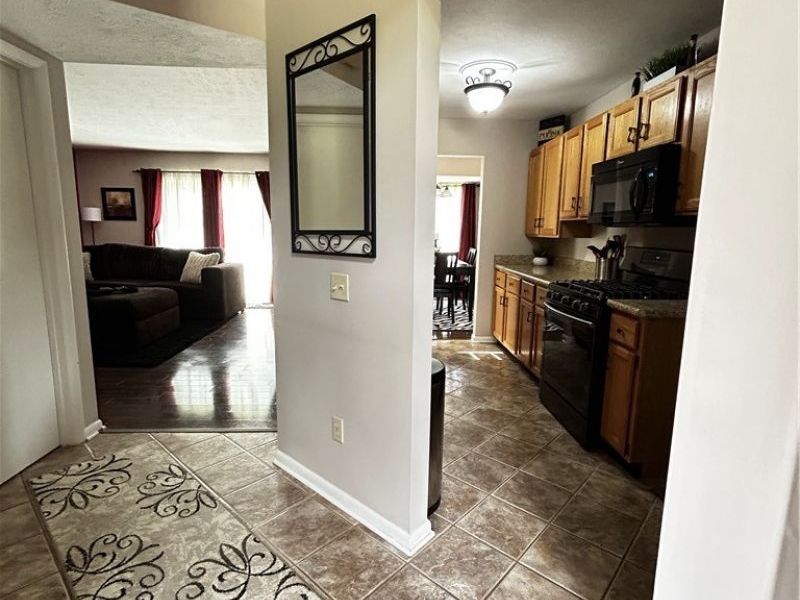 9605 E Idlewood Drive, Twinsburg, OH 44087 Photo 3