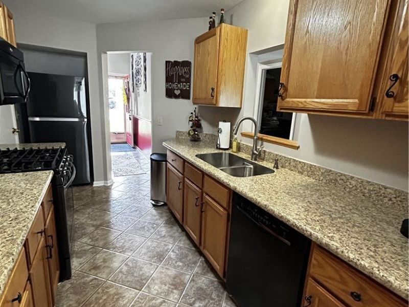 9605 E Idlewood Drive, Twinsburg, OH 44087 Photo 4