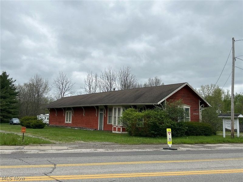 10636 Main Street, Mantua, OH 44255 Photo 2