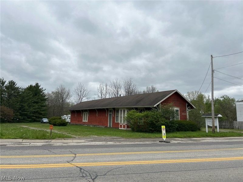 10636 Main Street, Mantua, OH 44255 Photo 3