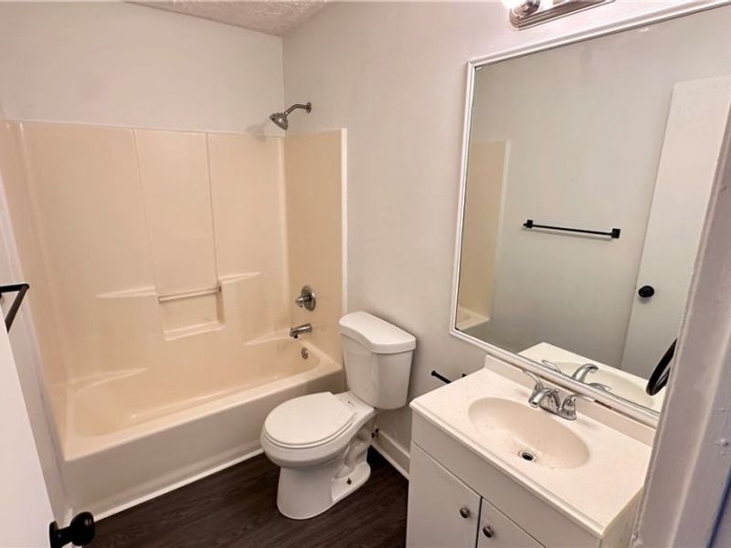 571 E 115th Street, Cleveland, OH 44108 Photo 21