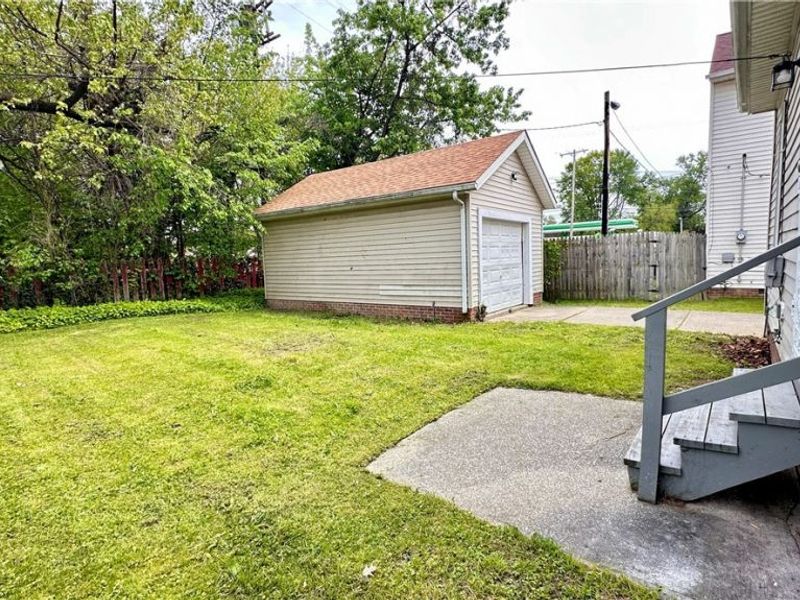 571 E 115th Street, Cleveland, OH 44108 Photo 3