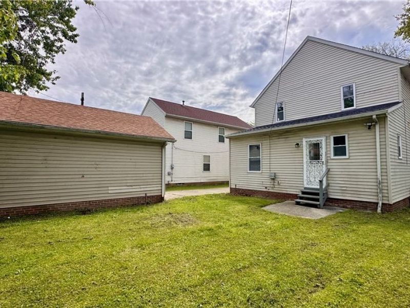 571 E 115th Street, Cleveland, OH 44108 Photo 4