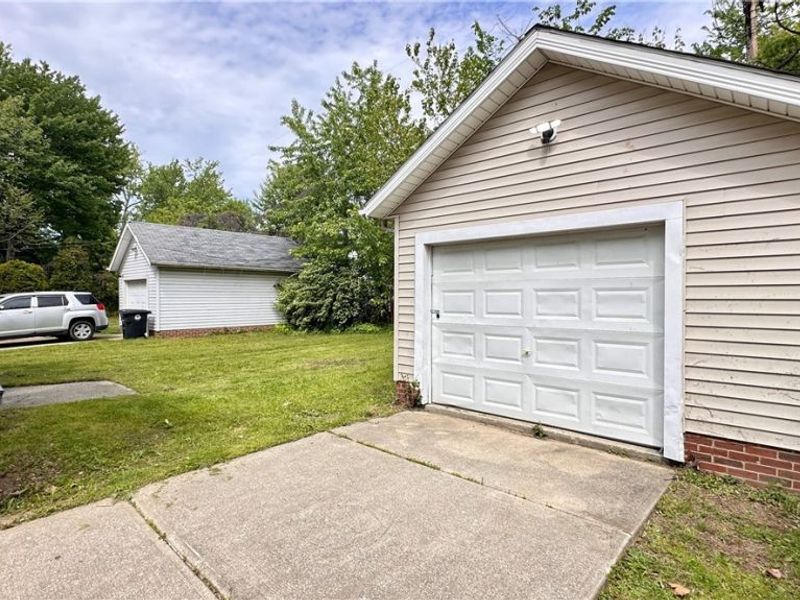 571 E 115th Street, Cleveland, OH 44108 Photo 5