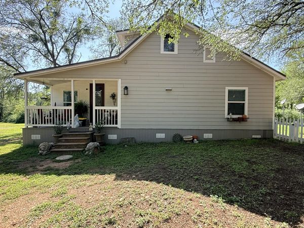 227 Crooked Hollow RD, Elgin, TX 78621