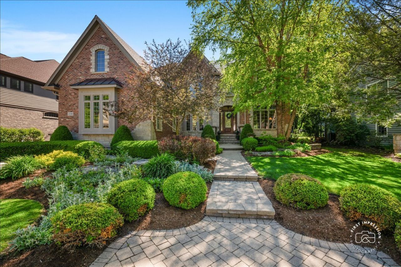1116 Heatherton Drive, Naperville, IL 60563