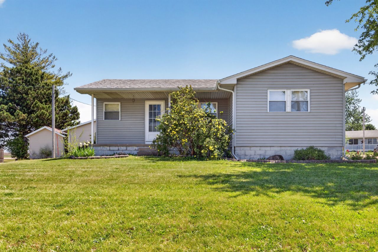 713 East Street, Grand Mound, IA 52751 Main Photo