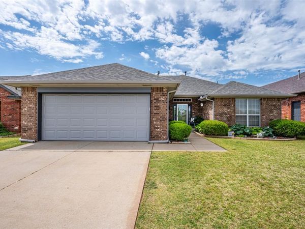 1640 SW 31st Terrace, Moore, OK 73160