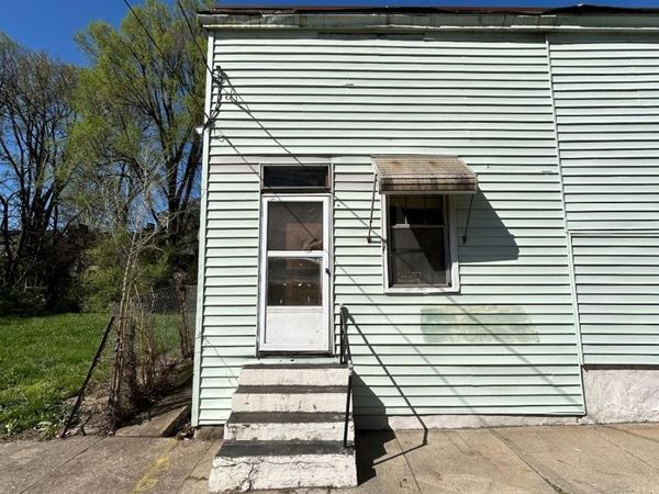 832 N Livingston Street, Cincinnati, OH 45214