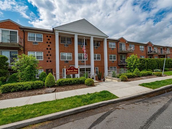 250 N Village Avenue , Unit A20, Rockville Centre, NY 11570
