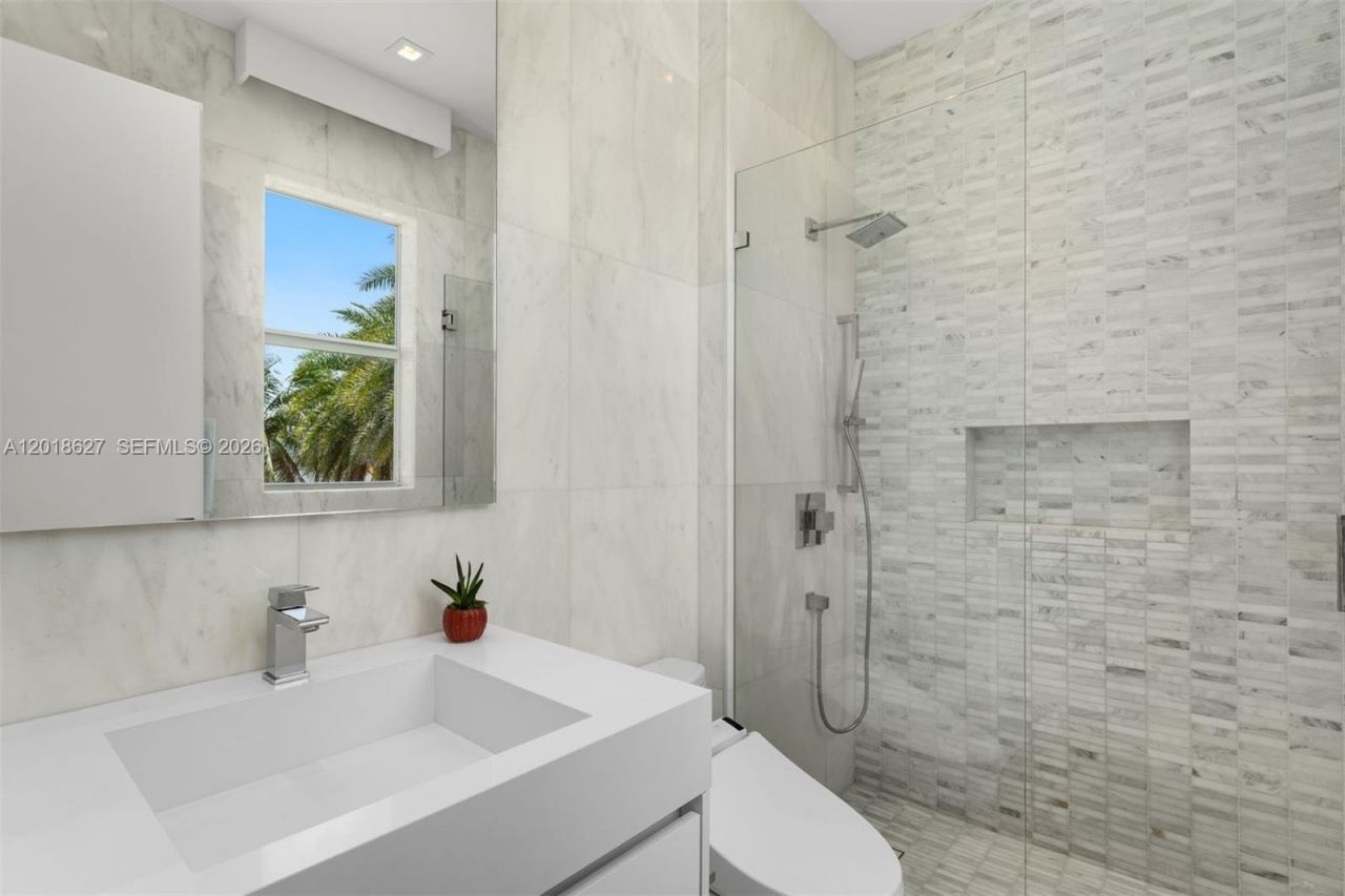 229 Golden Beach Dr, Golden Beach, FL 33160 Photo