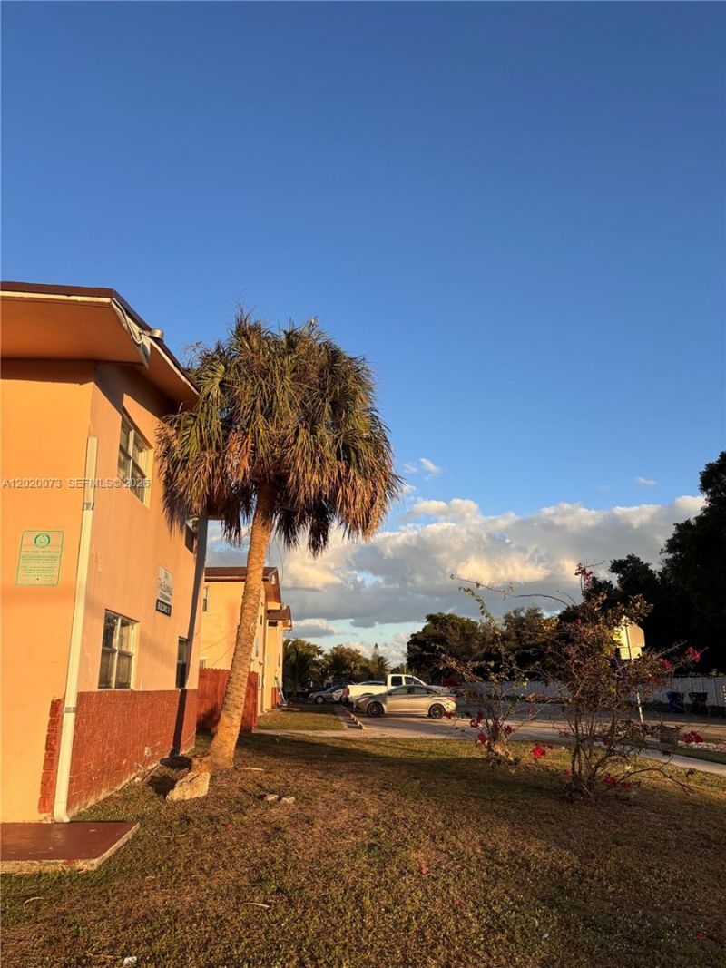 7481 SW 10th Ct , Unit 202C, North Lauderdale, FL 33068 Main Photo