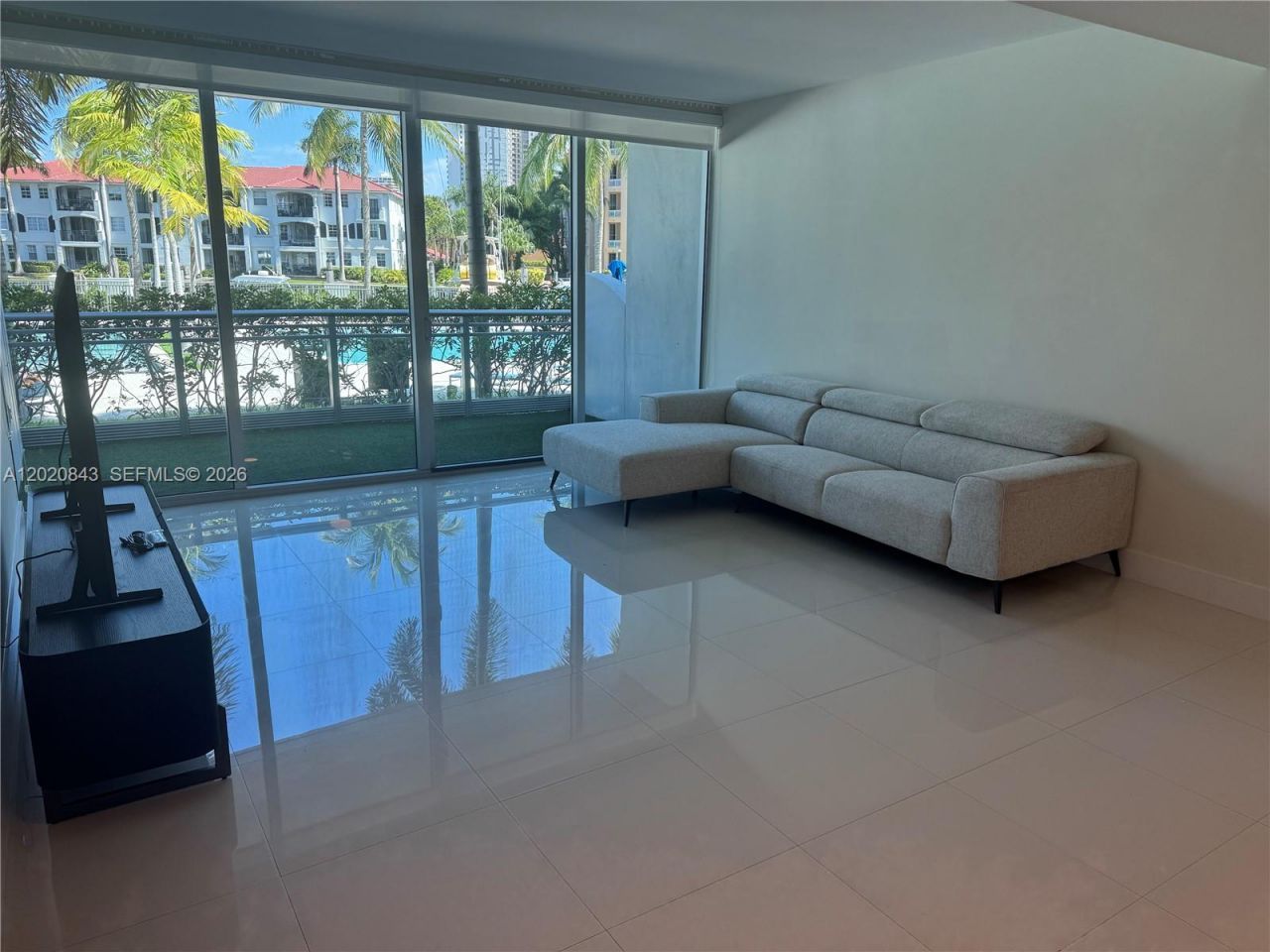 2950 NE 188th St , Unit 140, Aventura, FL 33180 Photo