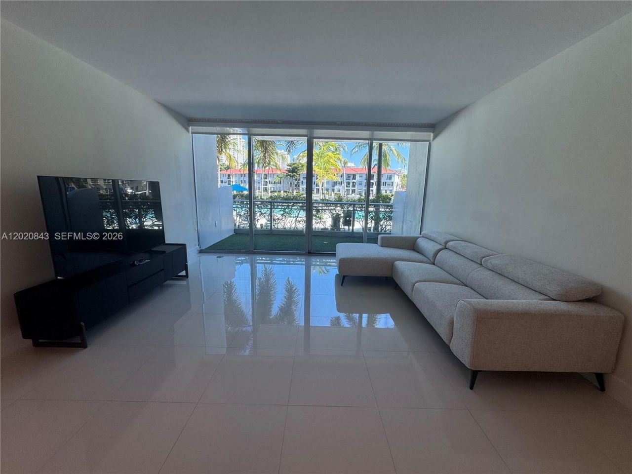 2950 NE 188th St , Unit 140, Aventura, FL 33180 Photo