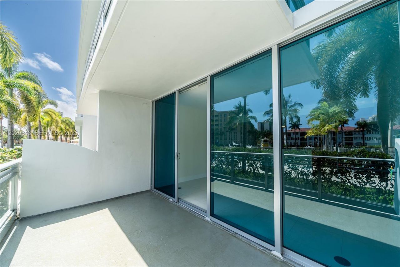 2950 NE 188th St , Unit 140, Aventura, FL 33180 Photo