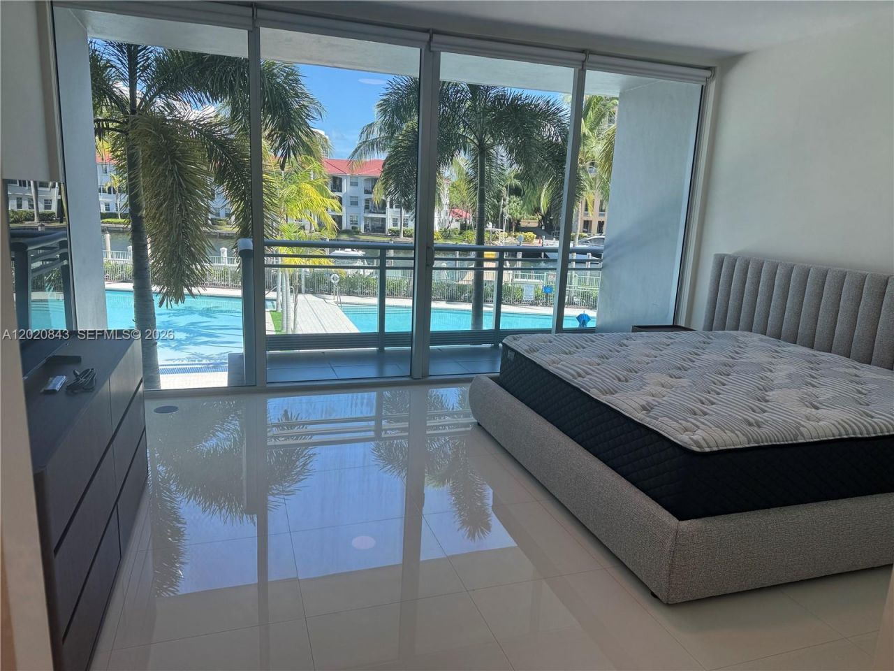 2950 NE 188th St , Unit 140, Aventura, FL 33180 Photo