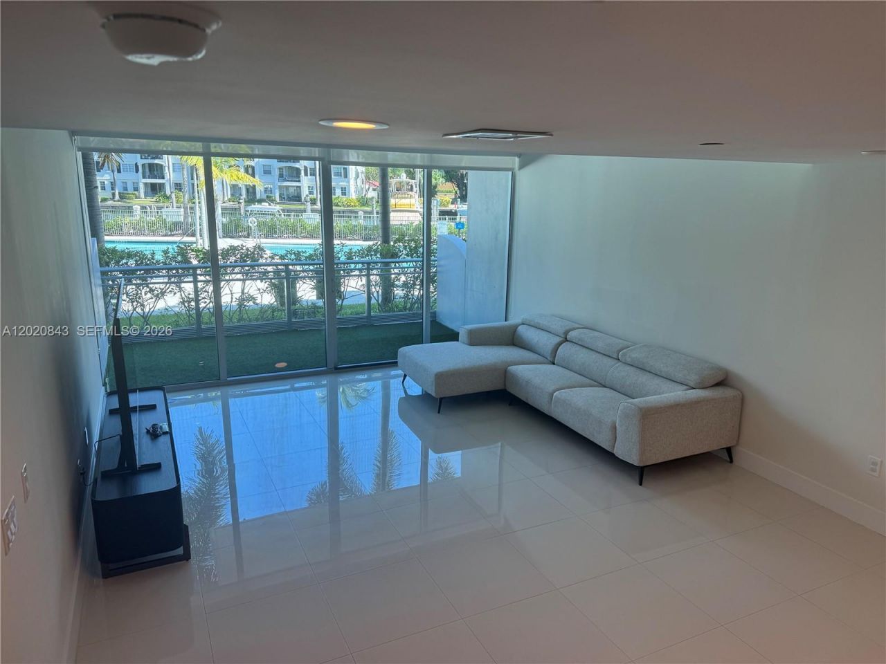 2950 NE 188th St , Unit 140, Aventura, FL 33180 Photo
