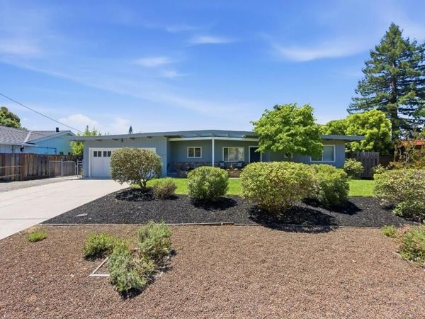 221 W Floresta Way, Portola Valley, CA 94028