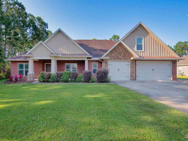 7151 Reef St, Navarre, FL 32566