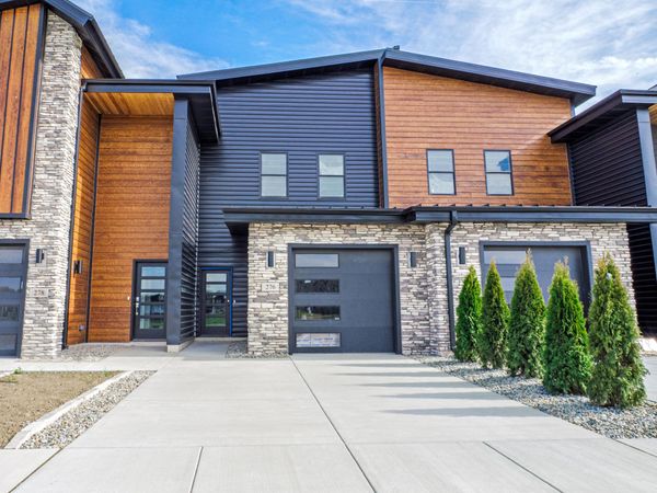 216 Sawgrass Drive , Crown Point, IN 46307