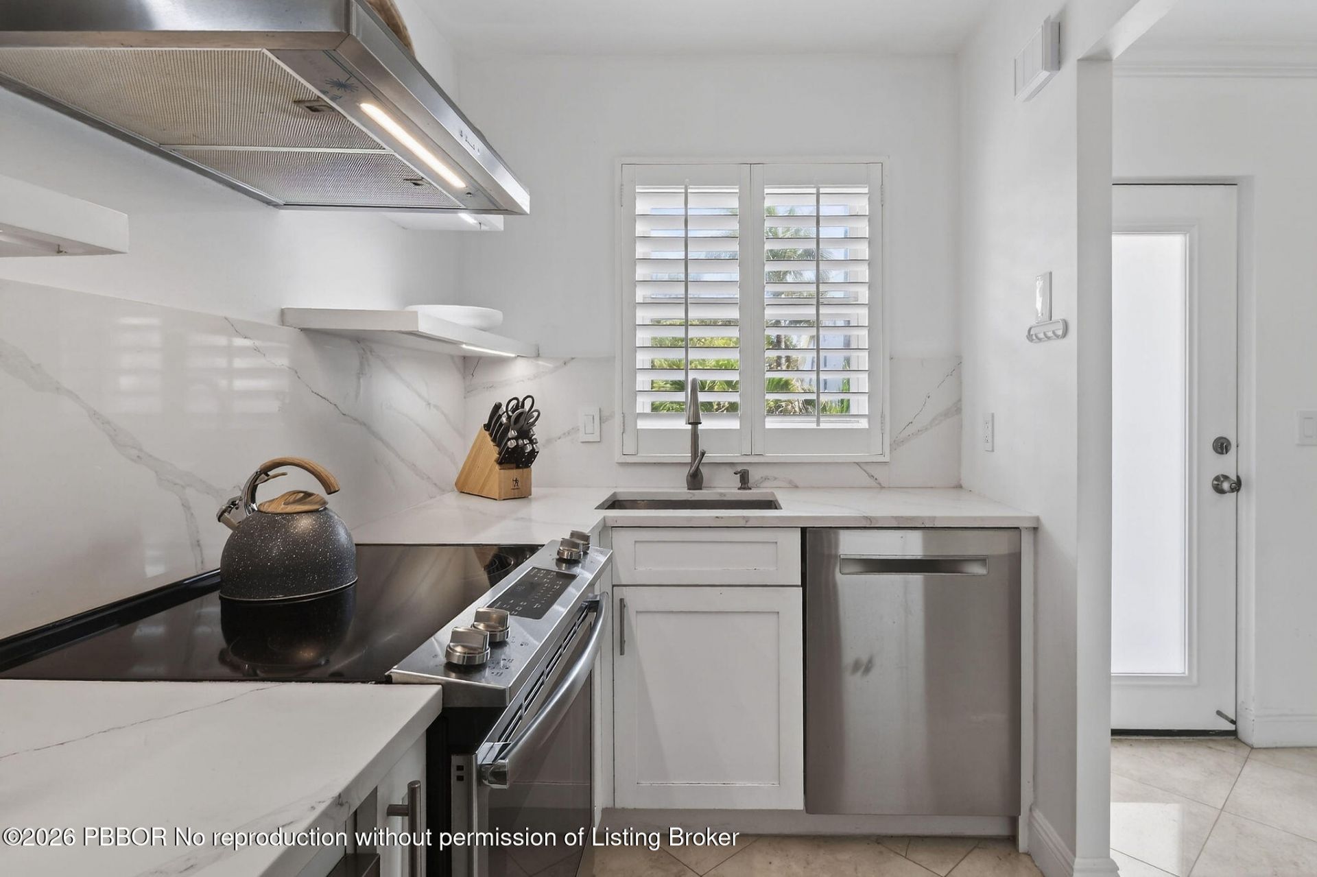 139 Sunrise Avenue, Unit 203, Palm Beach, FL 33480 Photo