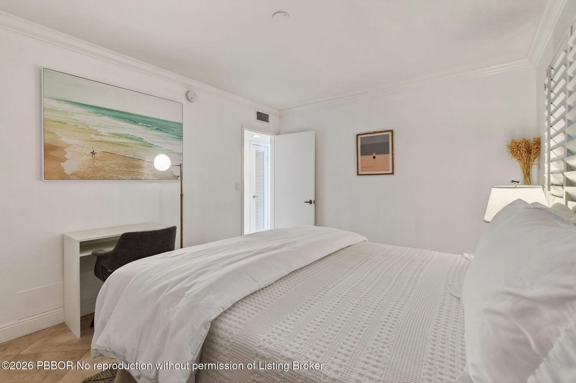139 Sunrise Avenue, Unit 203, Palm Beach, FL 33480 Photo