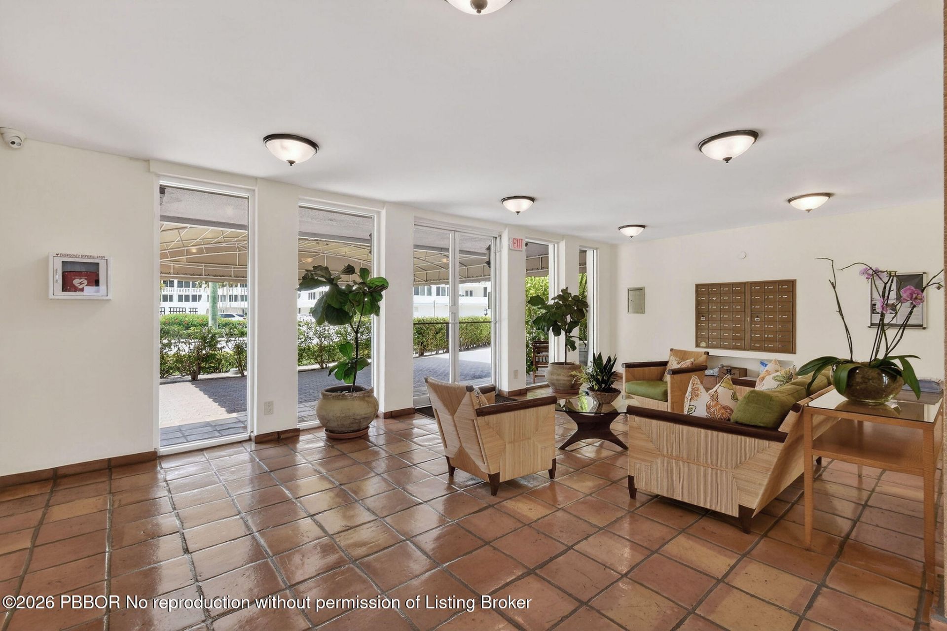 139 Sunrise Avenue, Unit 203, Palm Beach, FL 33480 Photo