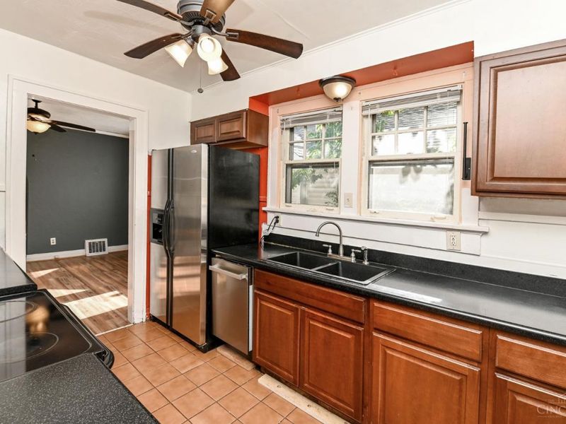 1818 Dalewood Place, Cincinnati, OH 45237 Photo 9